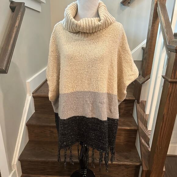 Anthropologie Sunday in Brooklyn Tan & Gray Striped Poncho W/ Fringe, Size M/L - Picture 1 of 9